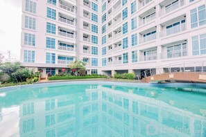 Kolam renang outdoor