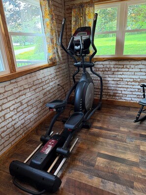 Fitness facility - Cottage Springs- A Cozy Rustic Retreat (Moscow)