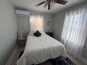 Internet, bed sheets - Wonderful 2-bedroom house with AC in charming Galveston (Galveston)
