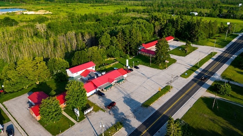 Top Notch Restaurant and Motel