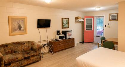 Top Notch Restaurant and Motel
