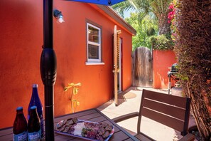 Terrace/patio - Walk to Beach & Bay - Dog Friendly - Pacific Beach (San Diego)