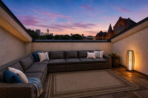 Property grounds - Walk to TQL | Music Hall Rooftop View | Fire Pit (Cincinnati)