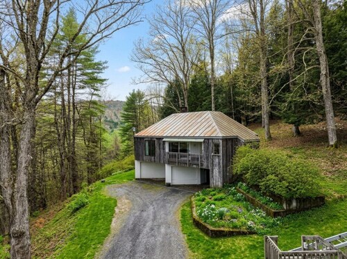 Woodstock Hillside Hideaway | Green Mountain Views