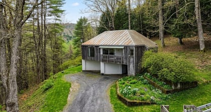 Woodstock Hillside Hideaway | Green Mountain Views