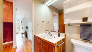 Bathroom - Woodstock Hillside Hideaway | Green Mountain Views (Woodstock)