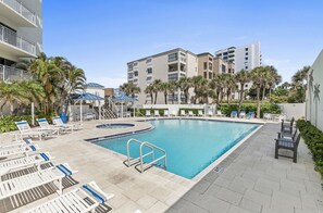 Apartment, Mehrere Betten (Seascape Towers 926) | Pool | Beheizter Pool
