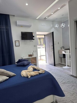 Room - Vrbo Property (Pompei)