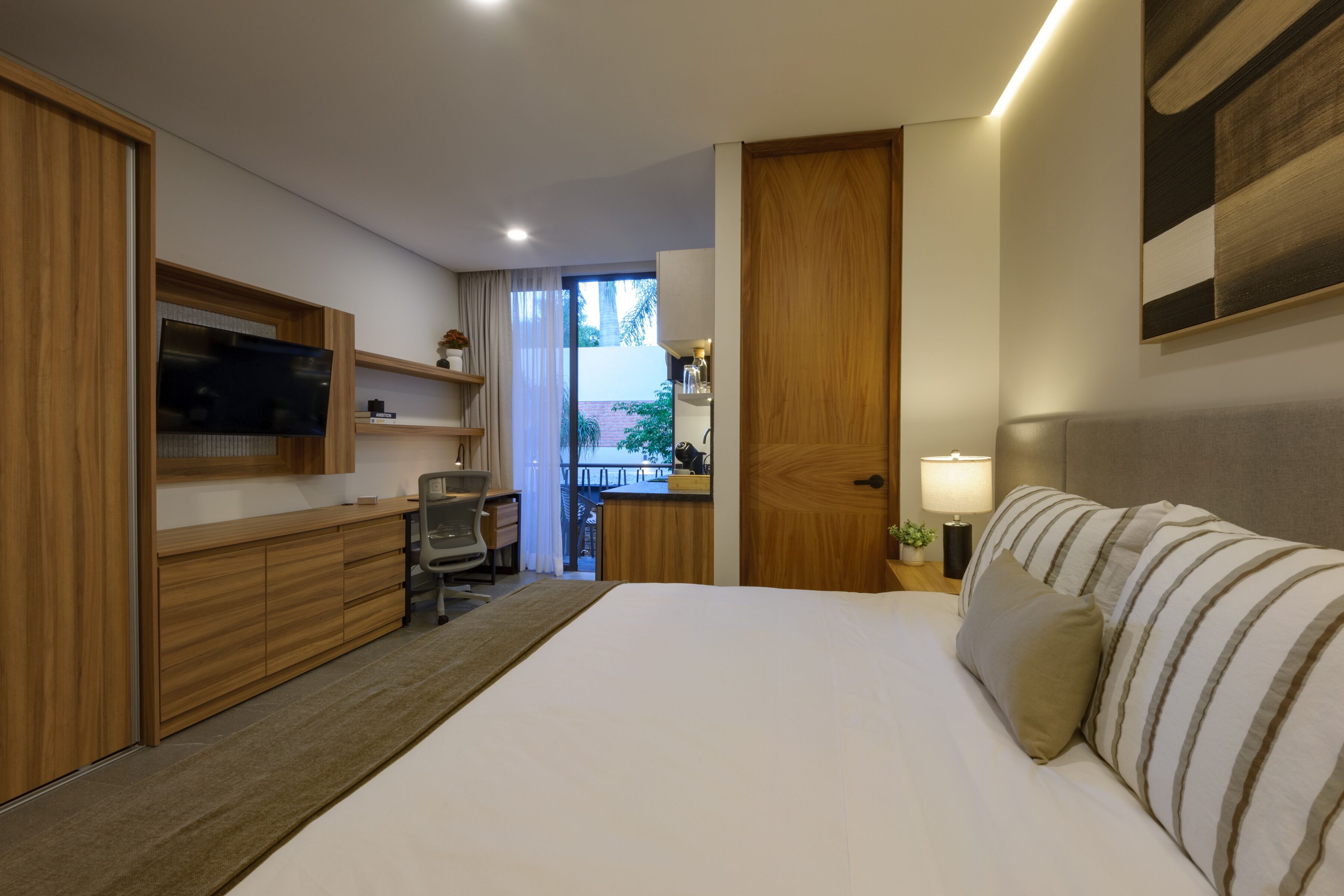 Executive Studio Suite, Garden View