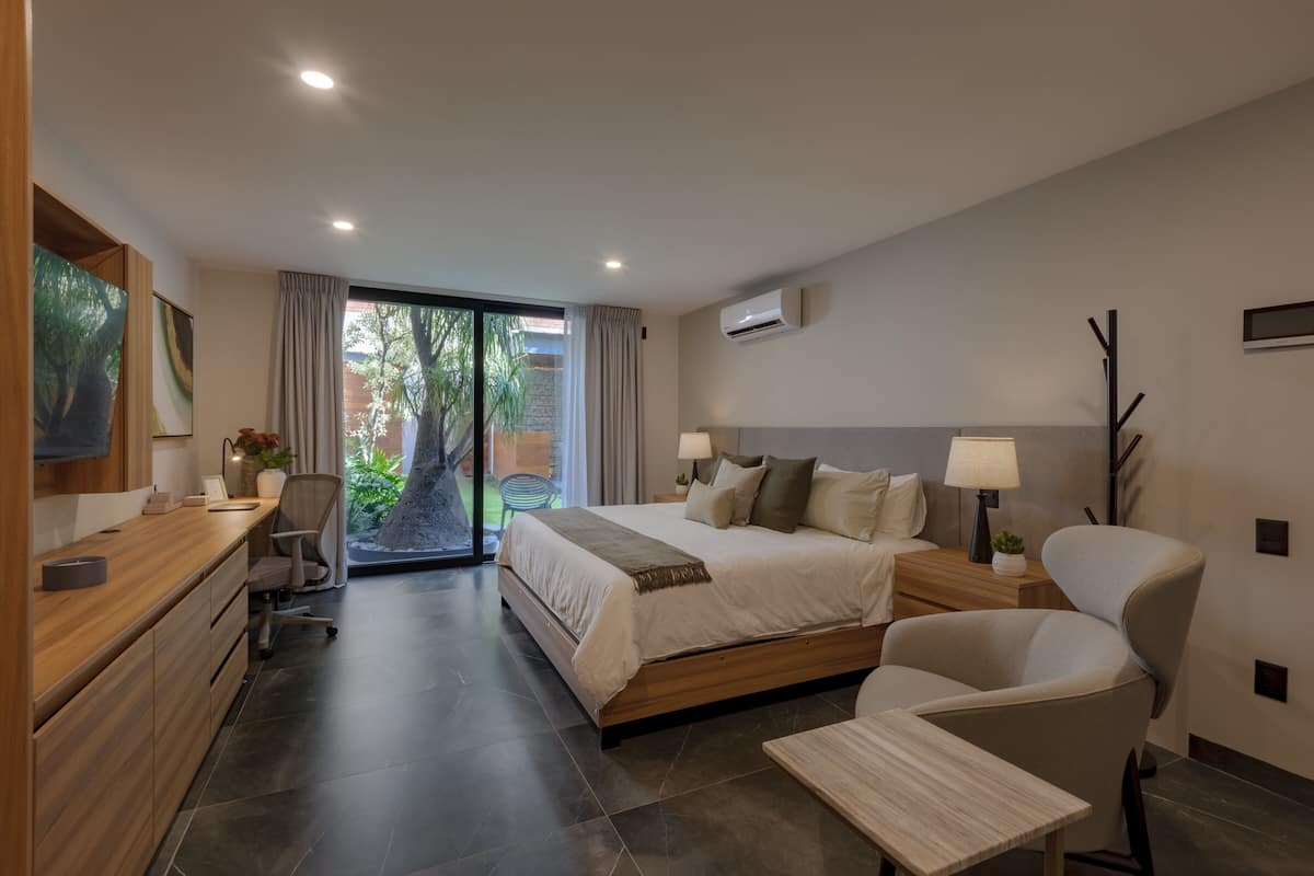 Premier Loft, Garden View