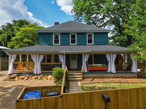 Exterior - Walk to town 5BR Home, Sauna, Firepit, Movie room, Pet friendly with (Black Mountain)