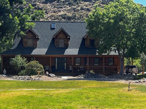 Log Cabin in Kirkland, Arizona