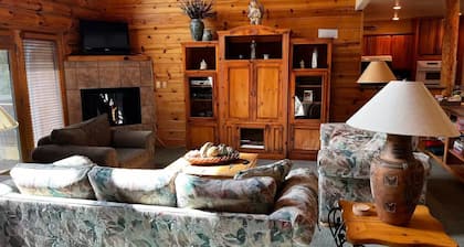 Log Cabin in Kirkland, Arizona