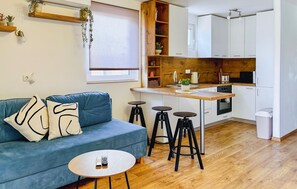 TV - Stunning apartment in Stinjan (Stinjan)