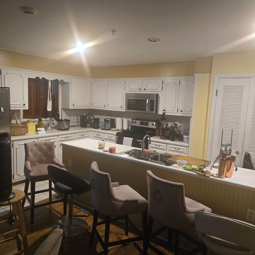 Cozy single bedroom for rent in pleasant Decatur with amenities.