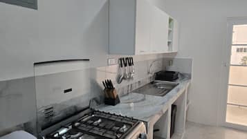 Refrigerador, horno, cafetera y tetera y tostadora