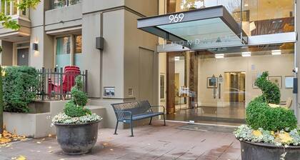Downtown Vancouver - walking distance to CRUISE Terminal and BC Place