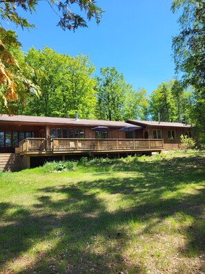 Exterior - Quiet lakefront pet friendly cottage on motor-free Peter Lake (Coe Hill)