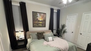 2 bedrooms, iron/ironing board, Internet, bed sheets - Modern2Bed2Bath Oasis 3 mins to LSUlFreeParking (Baton Rouge)