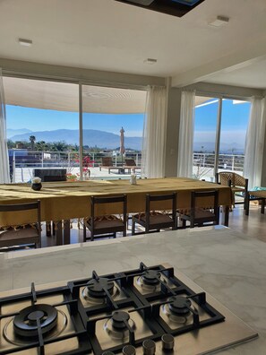 Dining - Casa Nubes, beautiful view, ideal for families or groups, 6 bedrooms, pool. (Oaxaca de Juárez)