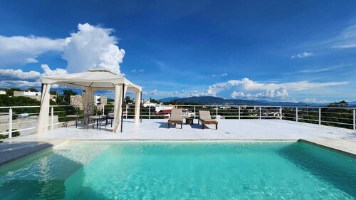 Casa Nubes, beautiful view, ideal for families or groups, 6 bedrooms, pool.