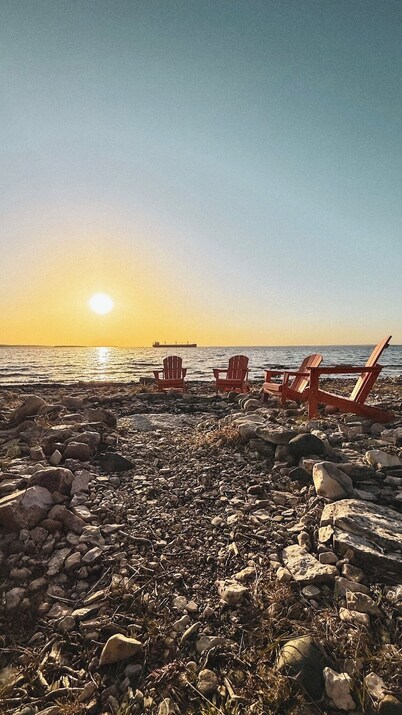 Wonderful 1-bedroom bell tent campground in peaceful Drummond for nature lovers