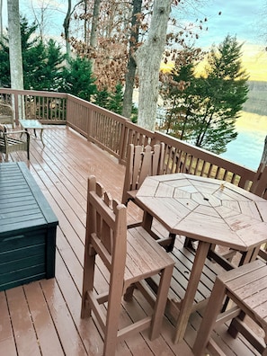 Outdoor dining - Family Lake Escape | Dock | Fire | Sunset Views (Salisbury)