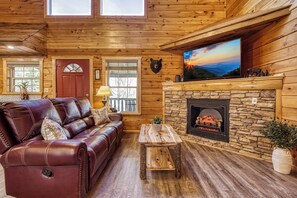 Smart TV y chimenea 