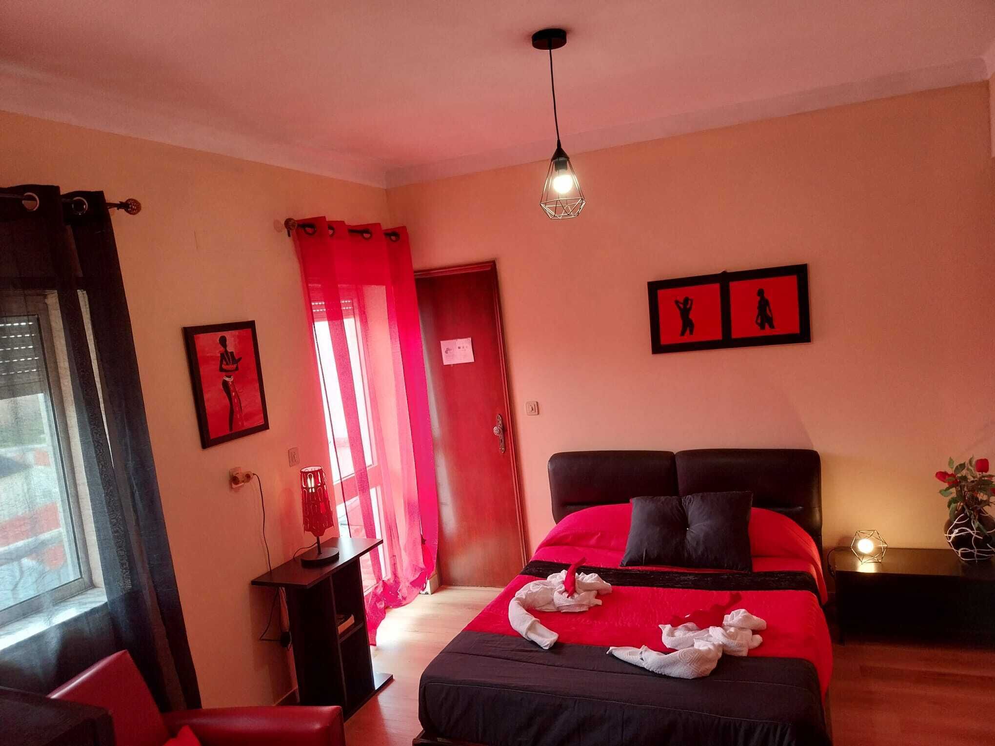 Iron/ironing board, WiFi (free)