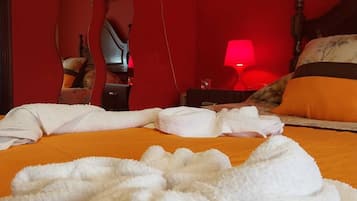 Deluxe Apartment, Balcony, Garden View | Iron/ironing board, WiFi (free)