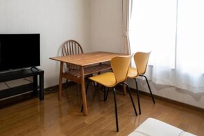 Basic-Apartment, 1 Schlafzimmer, Stadtblick | Speisen