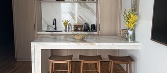 The Ilium Suite 402 - River view Luxury Studio in Downtown Troy