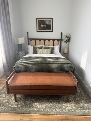 Room - Western Middle, Unit 402, Studio (Troy)