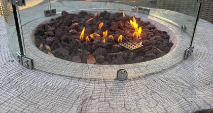 Open layout 3-bedroom home in Fairfield. Serene backyard, fireplaces, hot tub.