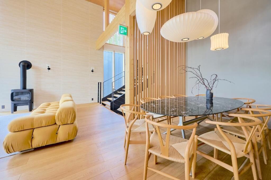 Deluxe Villa, Garden View | Dining