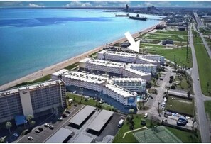 Exterior - Cozy Beachfront Condo Private Gate & Pools (Corpus Christi)