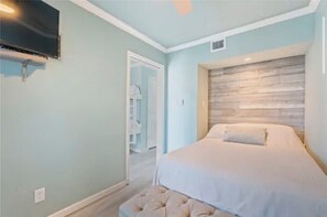 1 bedroom, free WiFi, bed sheets, wheelchair access - Cozy Beachfront Condo Private Gate & Pools (Corpus Christi)
