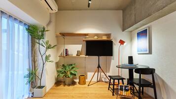 Basic Double Room, Non Smoking | Interior