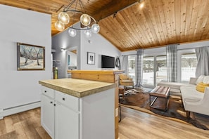 Interior - Great Location:  Bike, Walk, Run & Ski (Stowe)