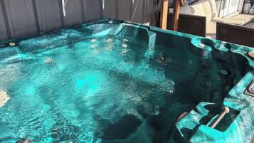 Indoor spa tub