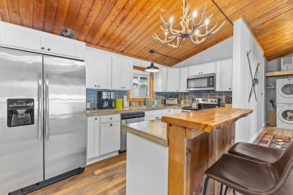 Coffee/tea maker, fridge, microwave, oven - Great Location:  Bike, Walk, Run & Ski (Stowe)