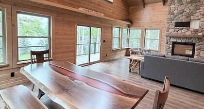 Lakefront Loon Lodge
