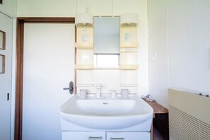 Basic-Haus, 3 Schlafzimmer, Stadtblick | Badezimmer
