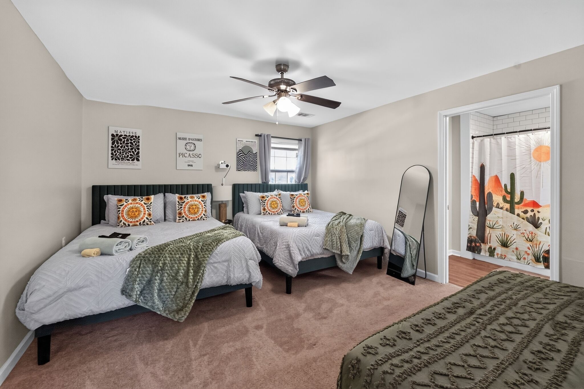 4 bedrooms, desk, iron/ironing board, travel crib