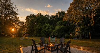 King Beds - Hot Tub, Massage Chair, Fire Pit, Big Yard, Swing Set