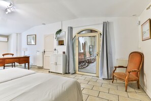 4 habitaciones, tabla de planchar con plancha y wifi gratis 