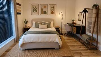 4 bedrooms, iron/ironing board, WiFi, bed sheets