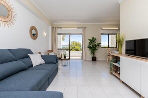 Living area - Sea View Pool First Line Quarteira Beach (Quarteira)