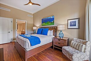 Room - Ground Floor 2BR with Expansive Lawn, Steps to Beach and the Ocean (Lahaina)