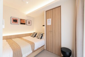 Desk, free WiFi - Tora Hotel Nagameguro (Meguro City)